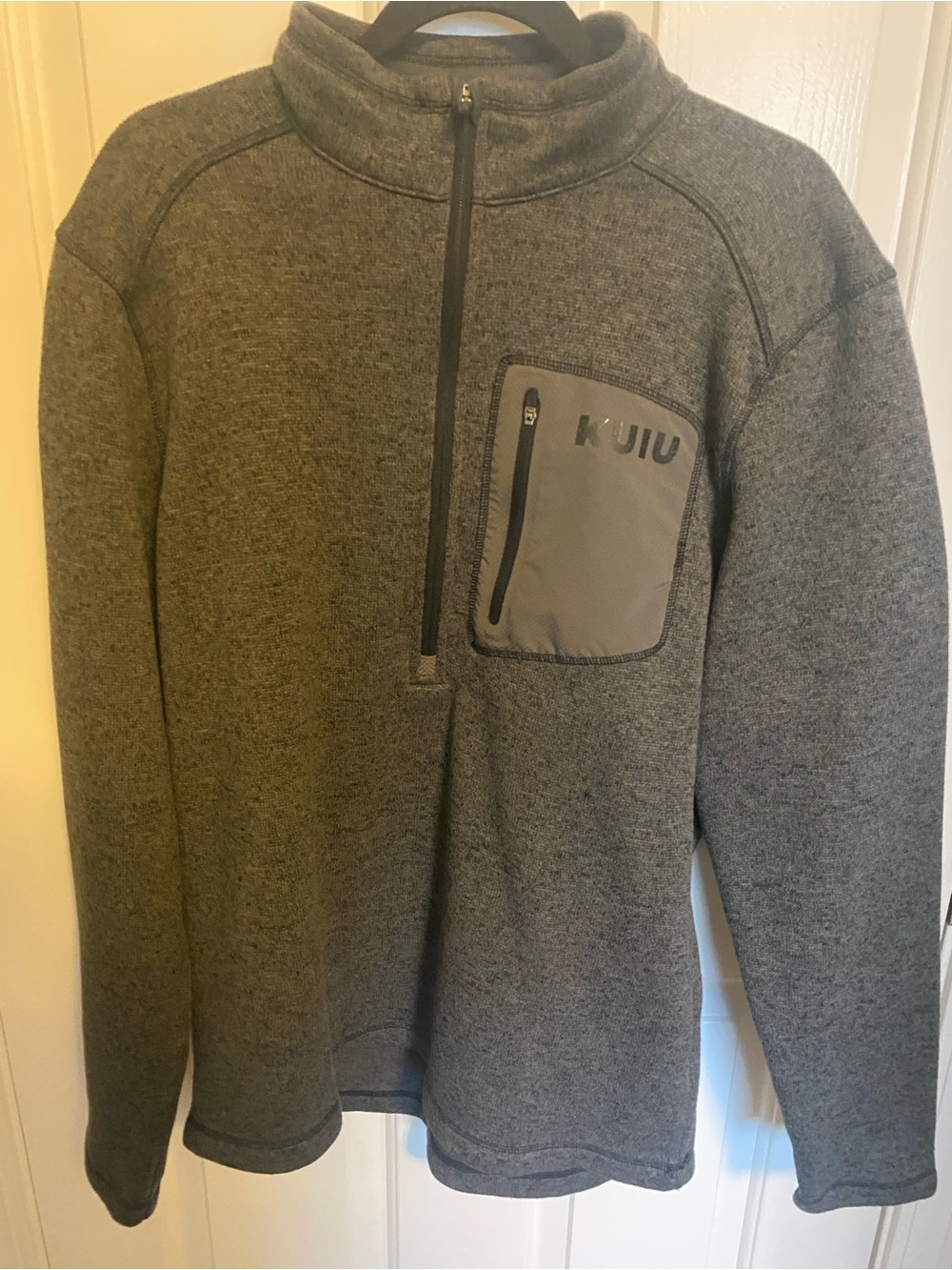 KUIU Men’s Gray Quarter-Zip Fleece Pullover with Chest Pocket